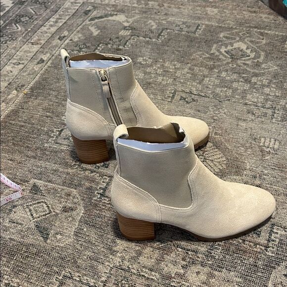 Violet & Red Tan Loaded Knit Cuff Booties - Picture 4 of 5